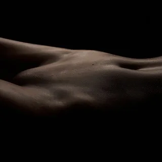 @Nude_Muse