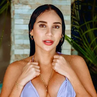 Shirly Novoa 🍑