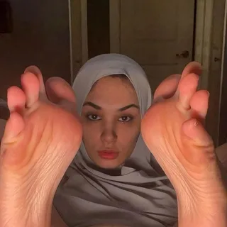𝗼𝗻𝗹𝘆 𝗙𝗲𝗲𝘁